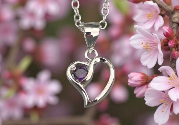 Taivaan lahja &ndash; hopeinen syd&auml;nriipus