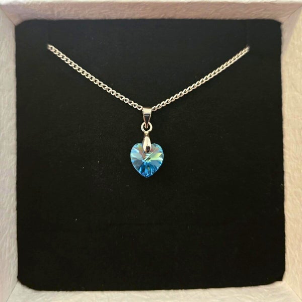 Swarovski 10mm kristallisyd&auml;n kaulakorut