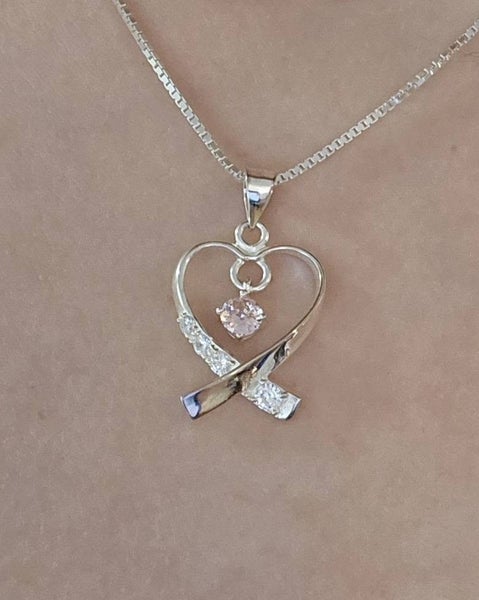 Marian syd&auml;n - hopeinen syd&auml;nriipus