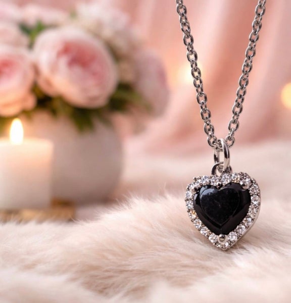 Musta surusyd&auml;n kaulakoru