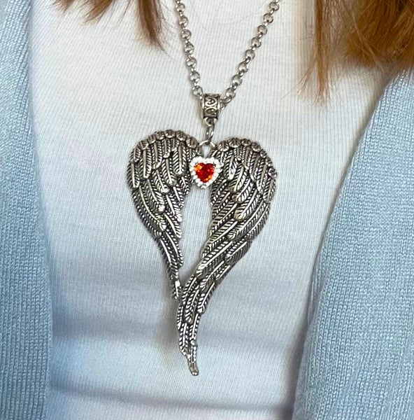 Syd&auml;nsiivet kaulakorut v&auml;risyd&auml;mell&auml;