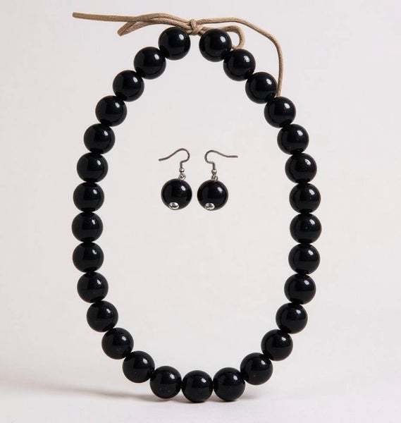 V&auml;rikk&auml;&auml;t puuhelmikorusetit