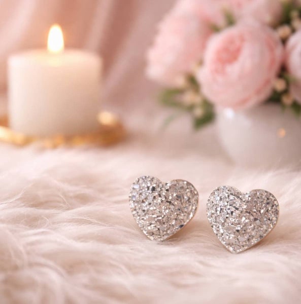 Hopeasyd&auml;n korvakorut 8mm