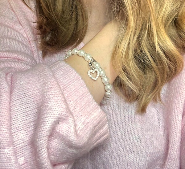 Rakkauden kutsu strassisyd&auml;n rannekorut