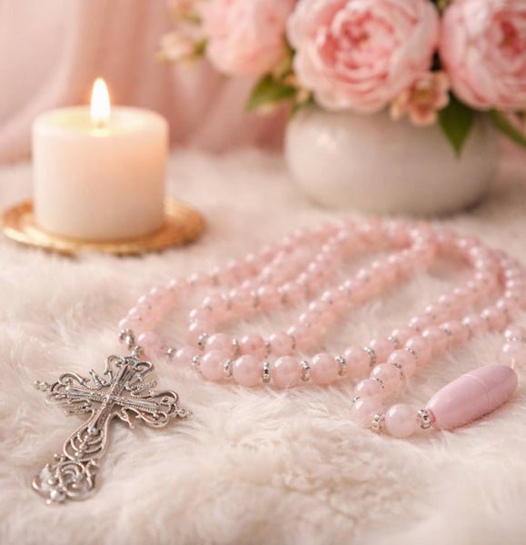 Pitk&auml;t helmikaulakorut &ndash; rukousv&auml;line ja uskon tuki