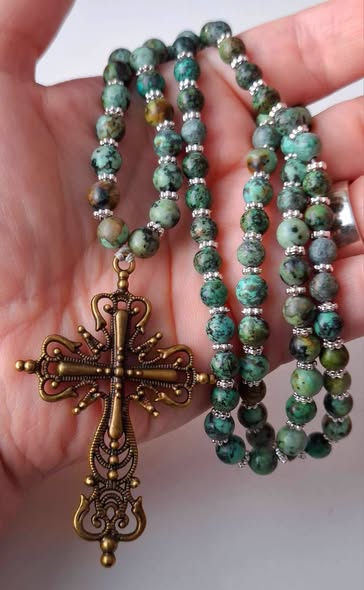 Helmikaulakorut (lyhyet)