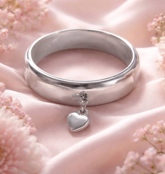 Marian syd&auml;n hopeasormus (kaikki koot)