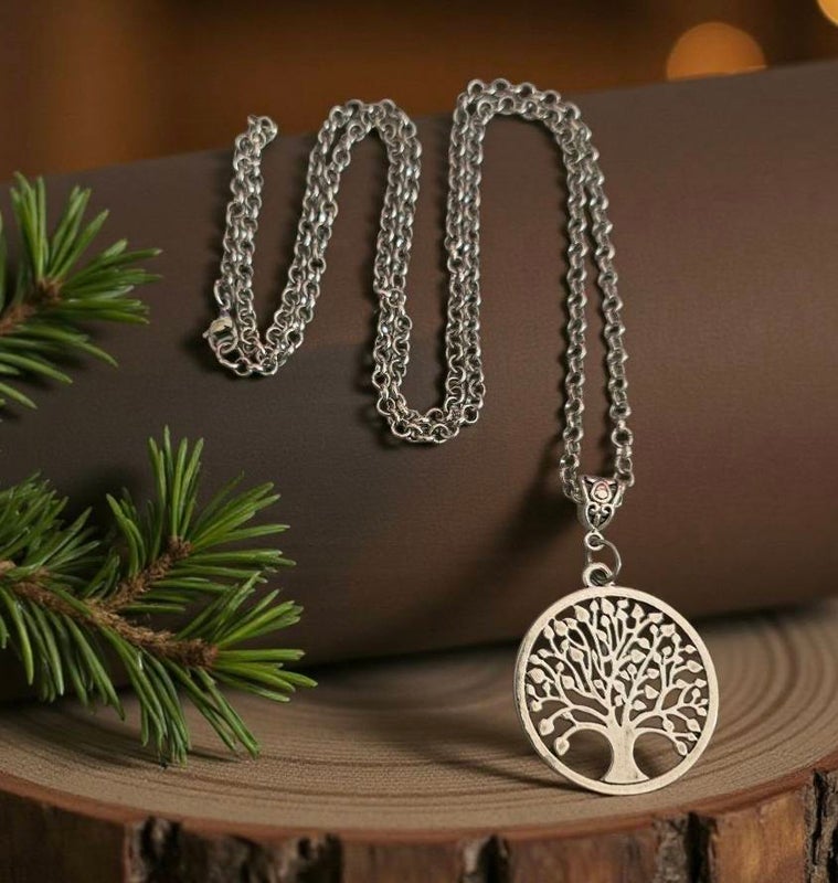 Antiikkihopea ketju, joka on turvallinen nikkelit&ouml;n, kuuluu koruihin