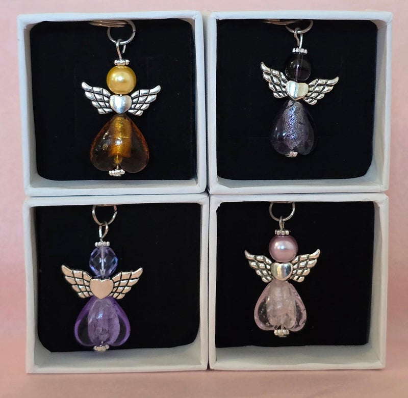 enkeliriipuksia lahjarasioissa