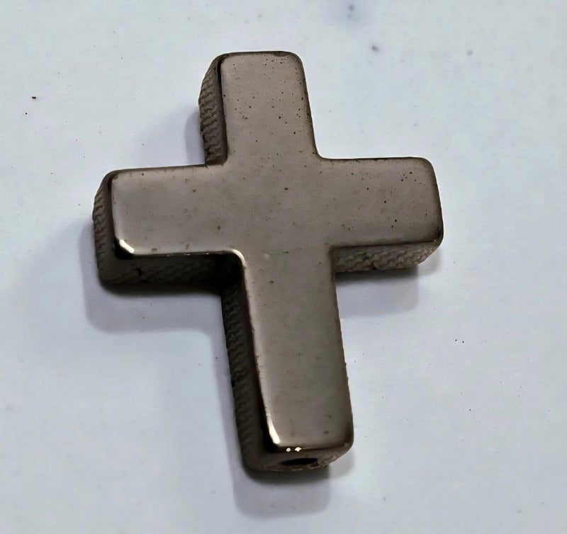 1,5cm, musta hematiitti risti