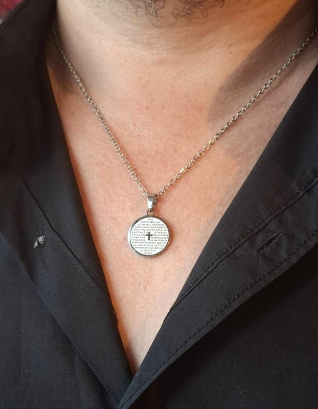 Is&auml; meid&auml;n rukous kaulakoru mallin yll&auml;