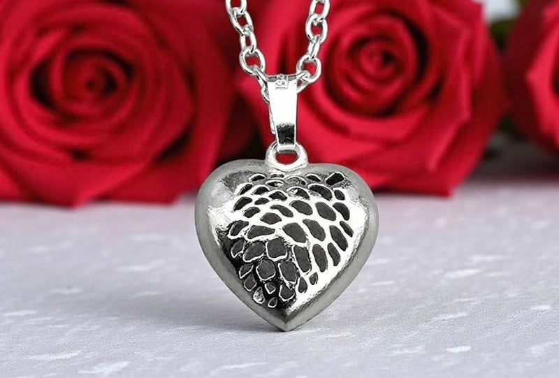 Syd&auml;nk&auml;py hopeakaulakoru, kaunis suomalainen k&auml;sity&ouml;n&auml; tehty