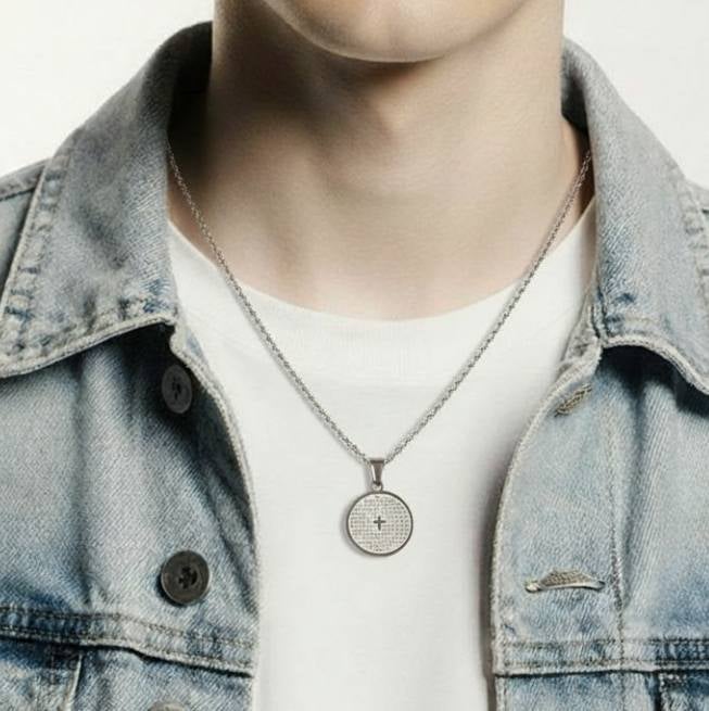 Is&auml; meid&auml;n rukous kaulakoru mallin yll&auml;