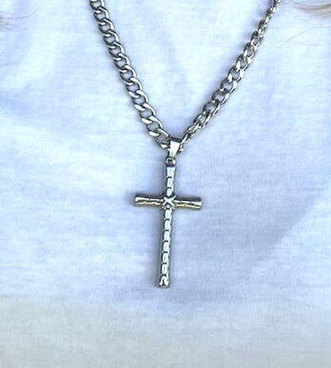 Paaluristi kaulakoru panssariketjussa