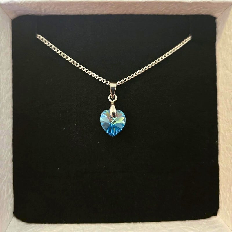 Swarovski 10mm kristallisyd&auml;n kaulakorut