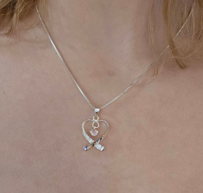 Marian syd&auml;n - hopeinen syd&auml;nriipus