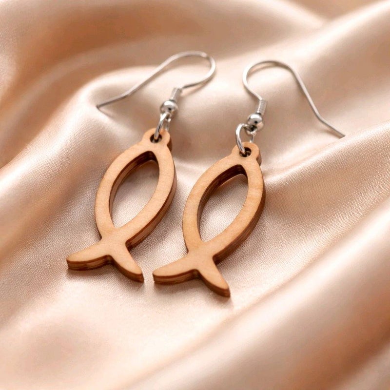 Ikhtys puukorvakorut kirurginter&auml;skoukuin