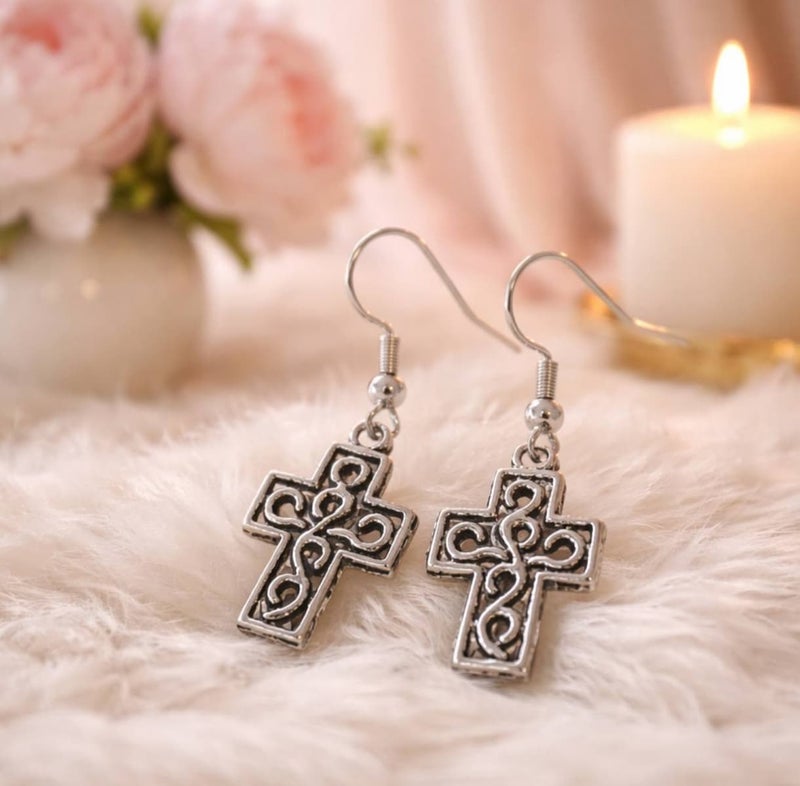 Saara ristikorvakorut