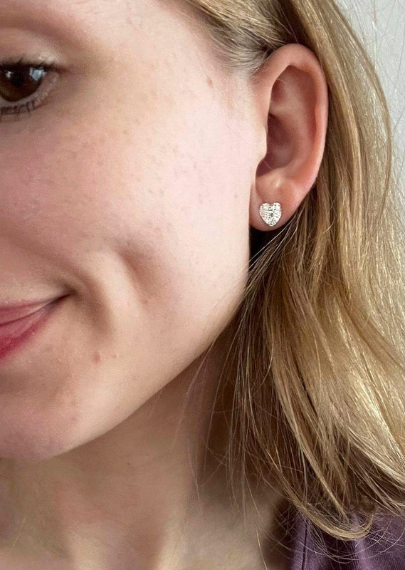 Hopeasyd&auml;n korvakorut 8mm mallin yll&auml;