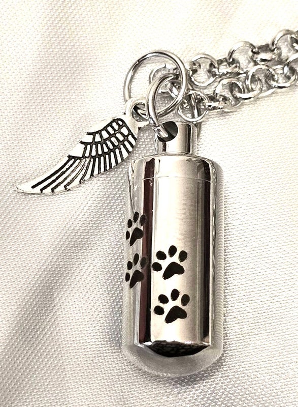 Muistokoru 1: 2cm x 1,0cm