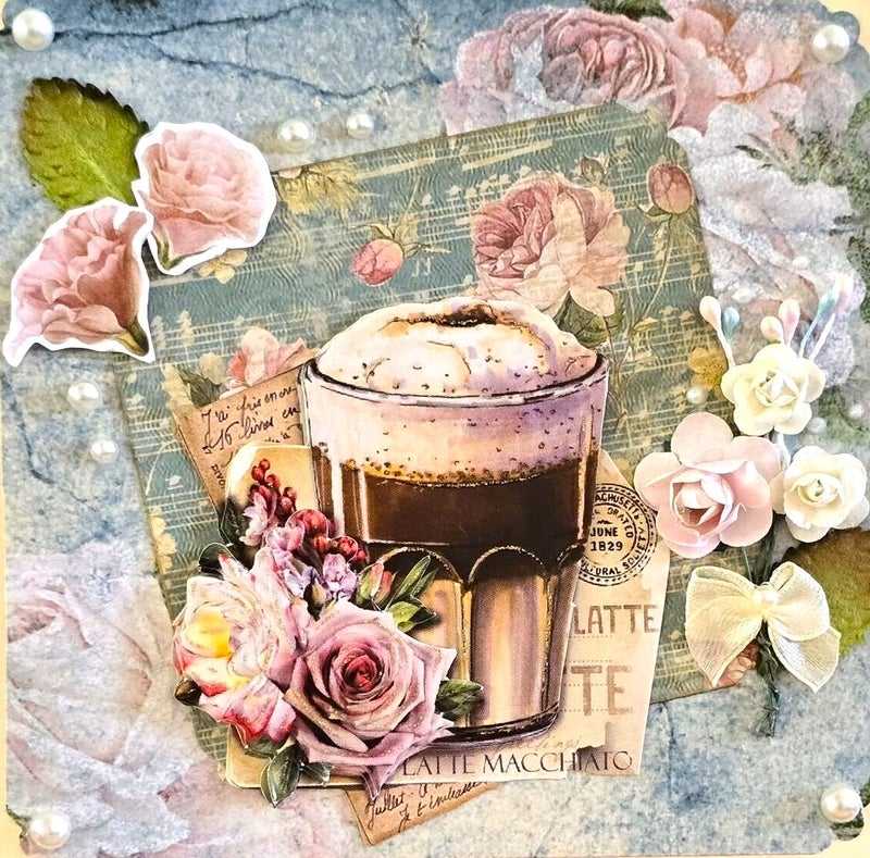 Latte kahvijuoma ja ruusut